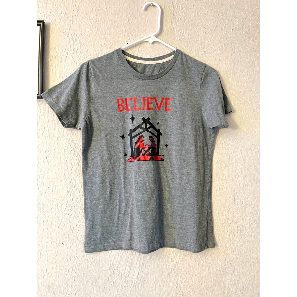 Christmas graphic t, Believe short sleeved top